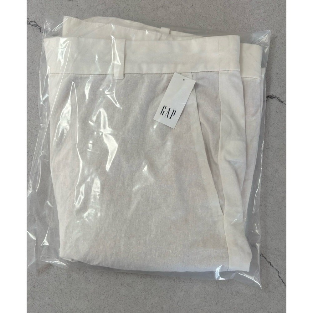 NWT Gap 365 Low Rise Linen Blend Trouser Shorts White Size 18, 9" Inseam 780784 - Picture 13 of 13